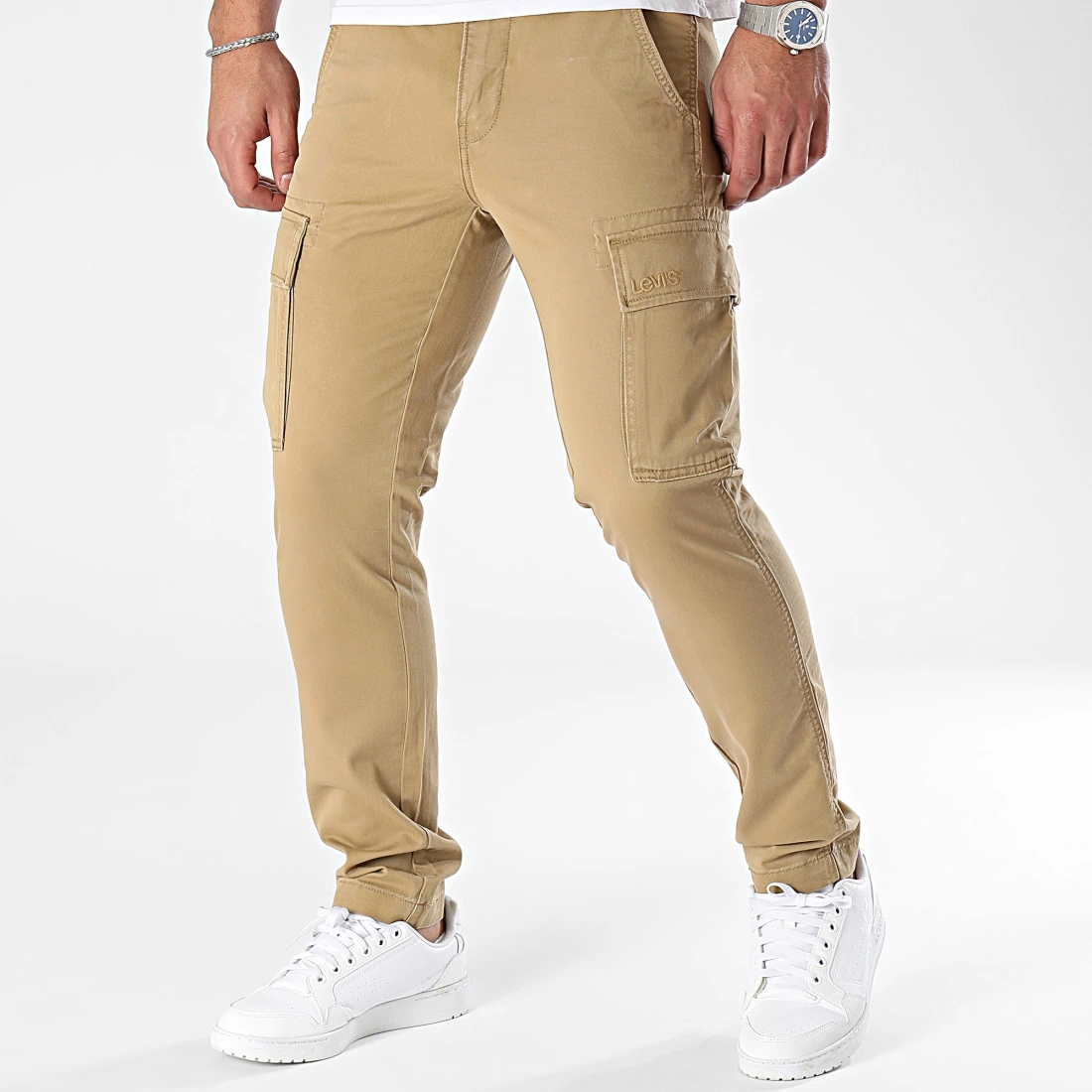 levis_400947_A7365_0001_20240125T151655_01