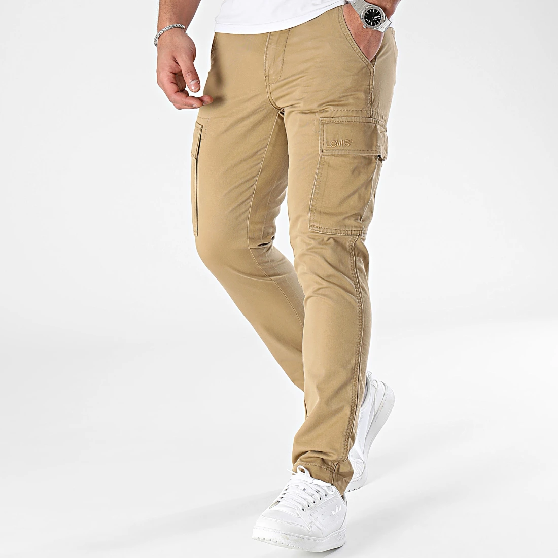 levis_400947_A7365_0001_20240125T151659_03