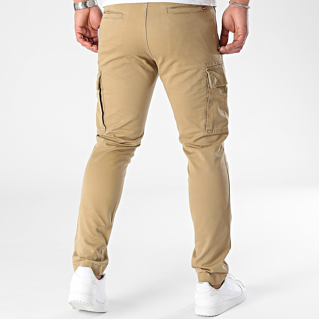 levis_400947_A7365_0001_20240125T151701_05