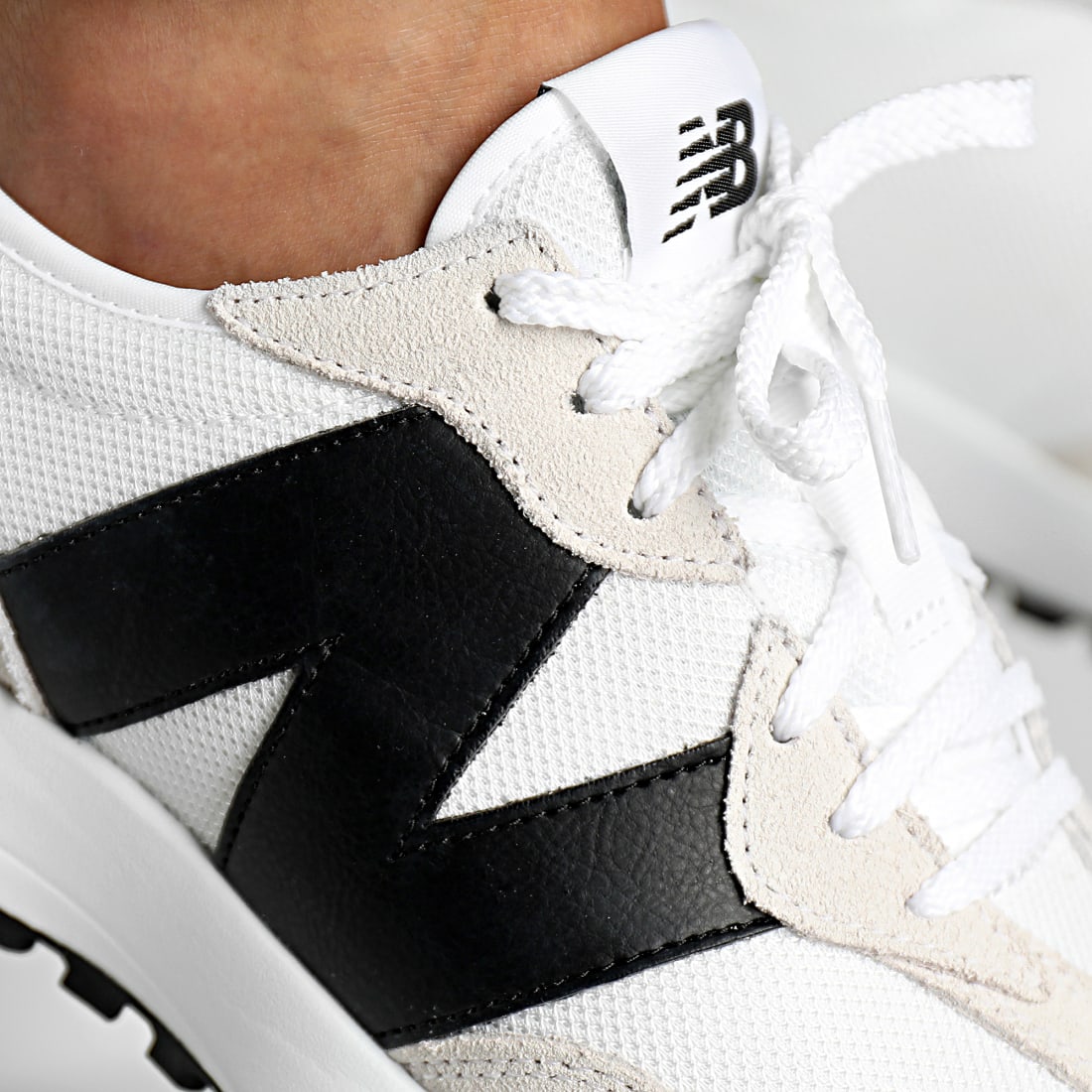 new-balance_331392_MS327CWB_20220805T140416_02