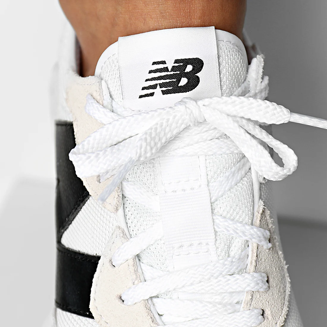new-balance_331392_MS327CWB_20220805T140417_03