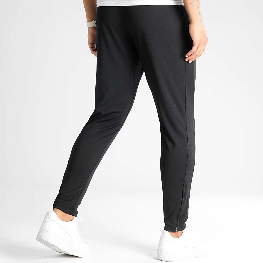 nike_366377_DR1666_010_20230324T150815_05