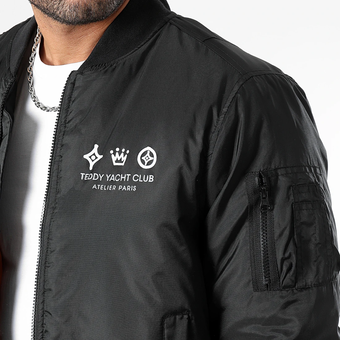 teddy-yacht-club_398247_TYC_VESZ_ATELIERPARIS_NOIRBLC_20231129T143610_02