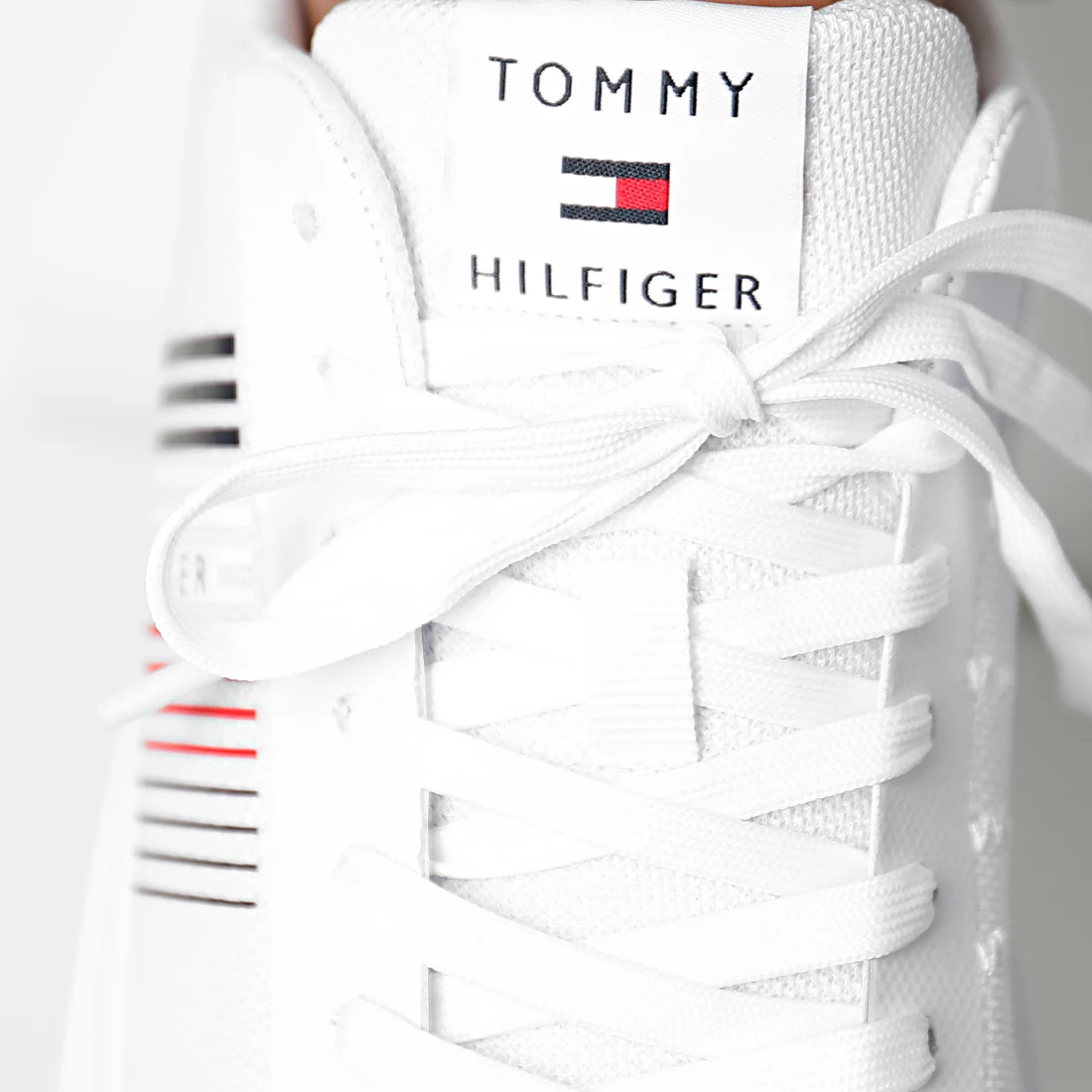 tommy-hilfiger_219831_FM0FM02836_YBR_20200804T151451_03