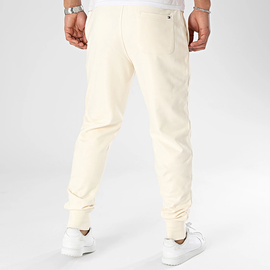 tommy-hilfiger_406671_MW0MW08388_AEF_20240215T151924_04